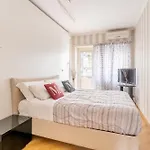 Furio Family Flat, A Few Steps From Metro A Stop
